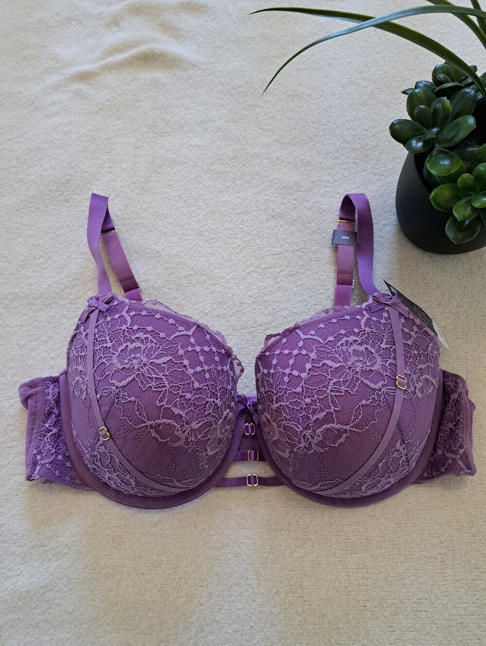 NWT Cacique Bra Womens Size 42D Purple Lace Floral Feminine Underwire Boost